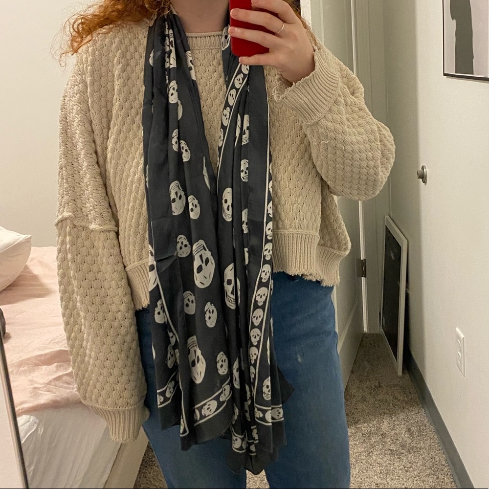 Alexander McQueen skull scarf